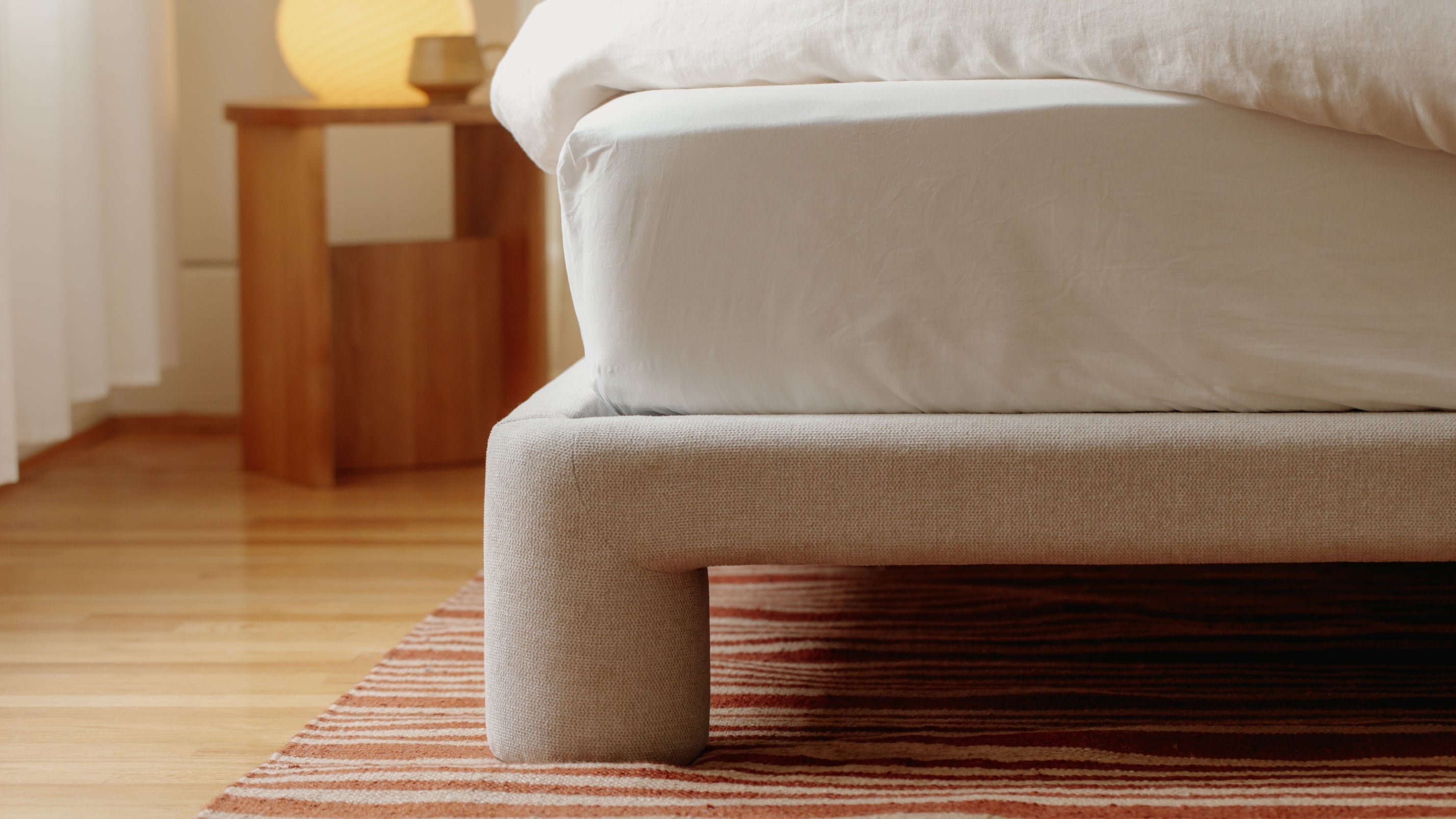 Lunar Bed, King, Latte