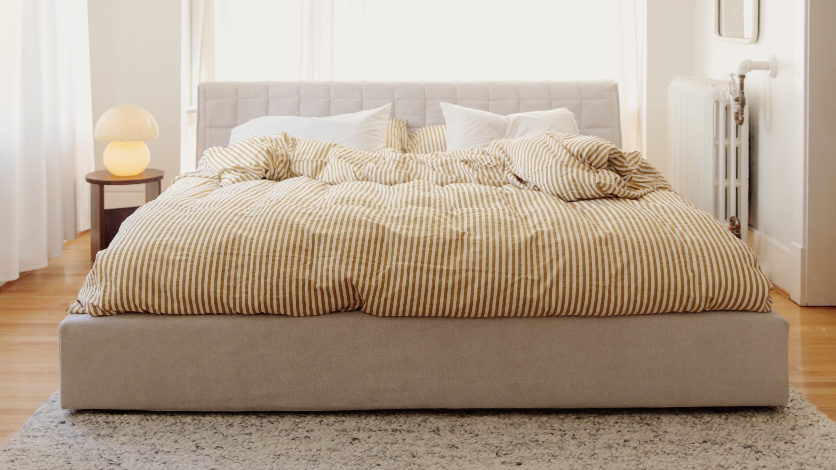 Quilt Bed With Storage, Queen, Latte