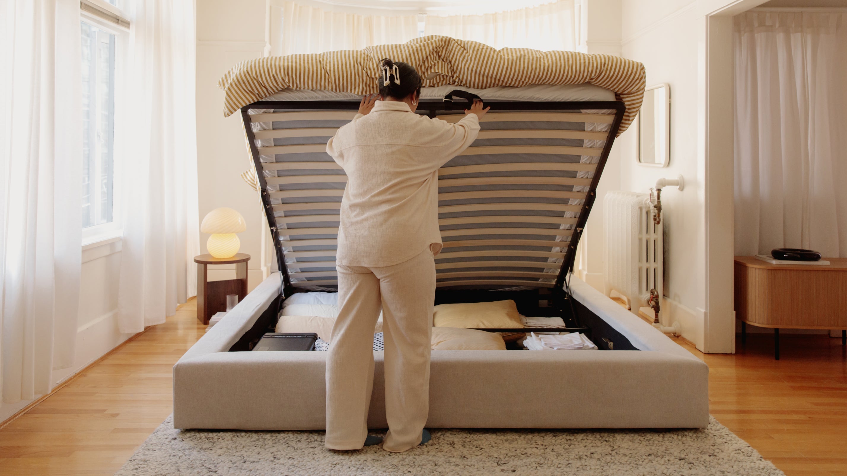 Quilt Bed With Storage, Queen, Latte