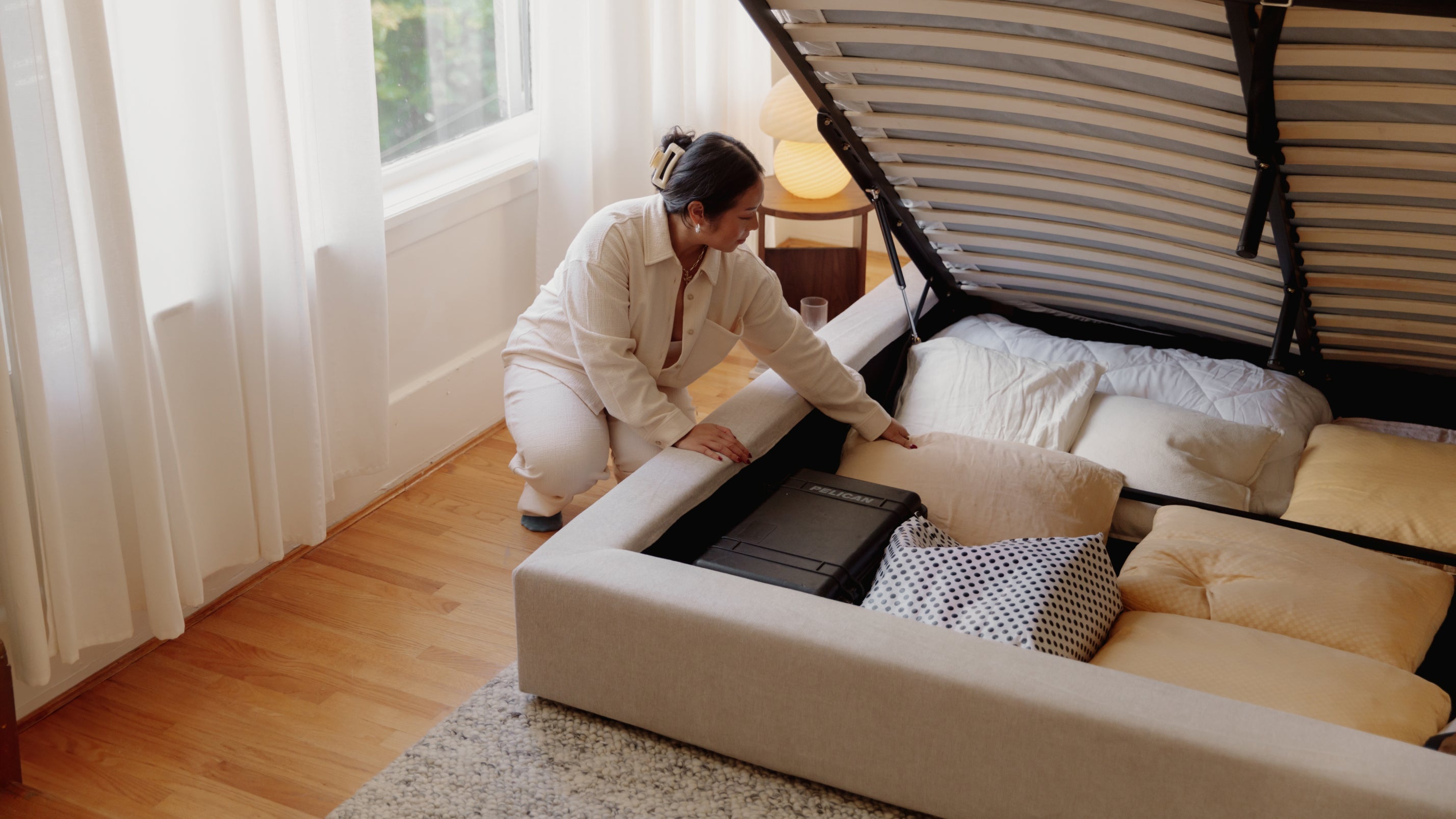 Quilt Bed With Storage, Queen, Latte