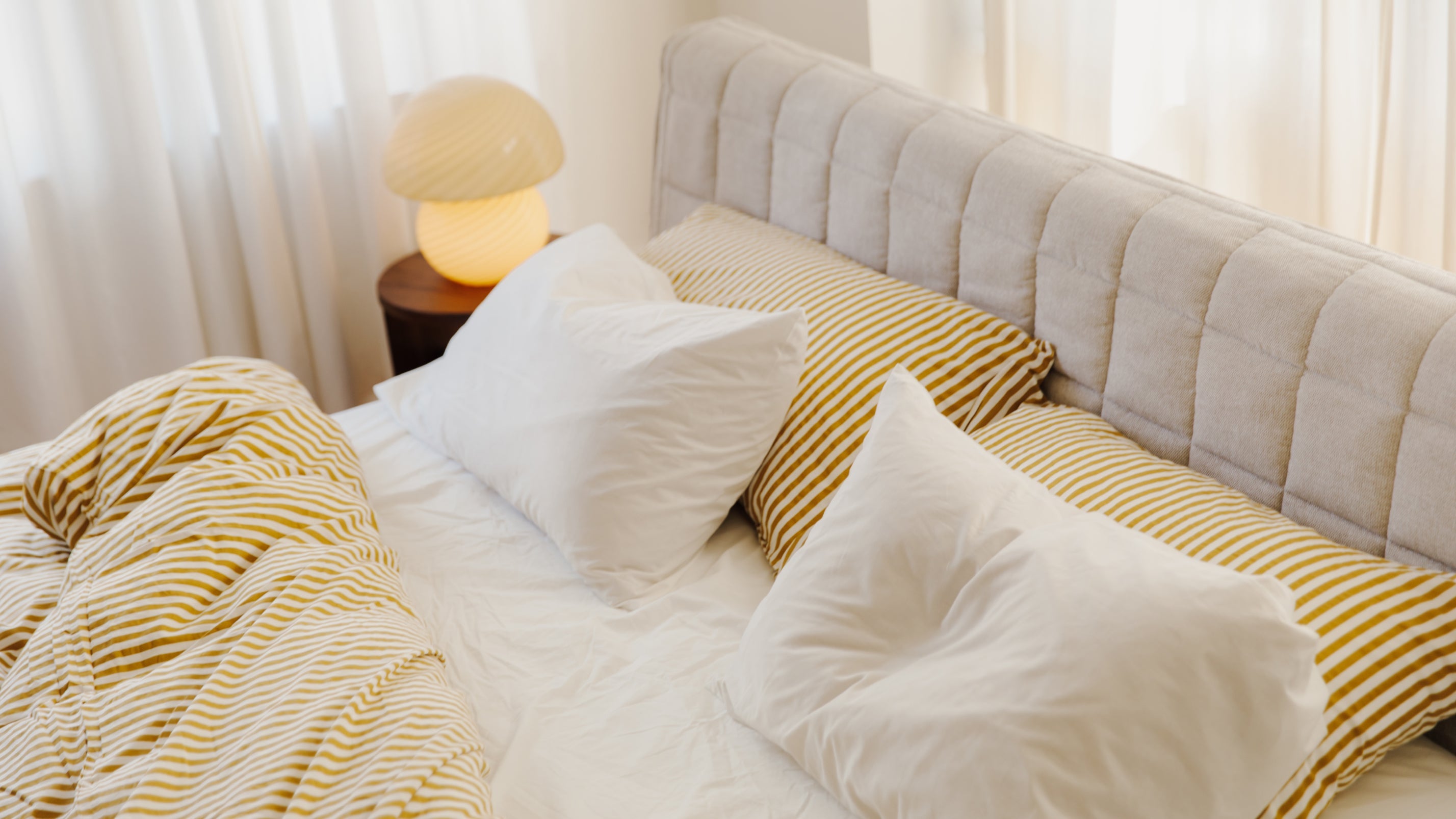 Quilt Bed With Storage, Queen, Latte