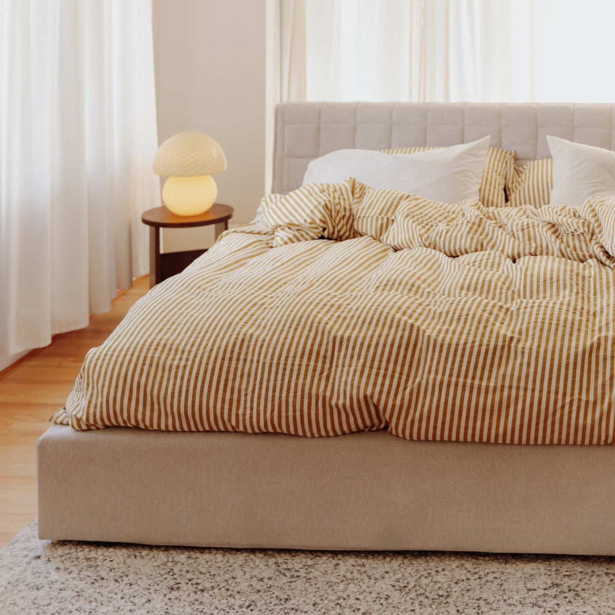 Quilt Bed With Storage, Queen, Latte