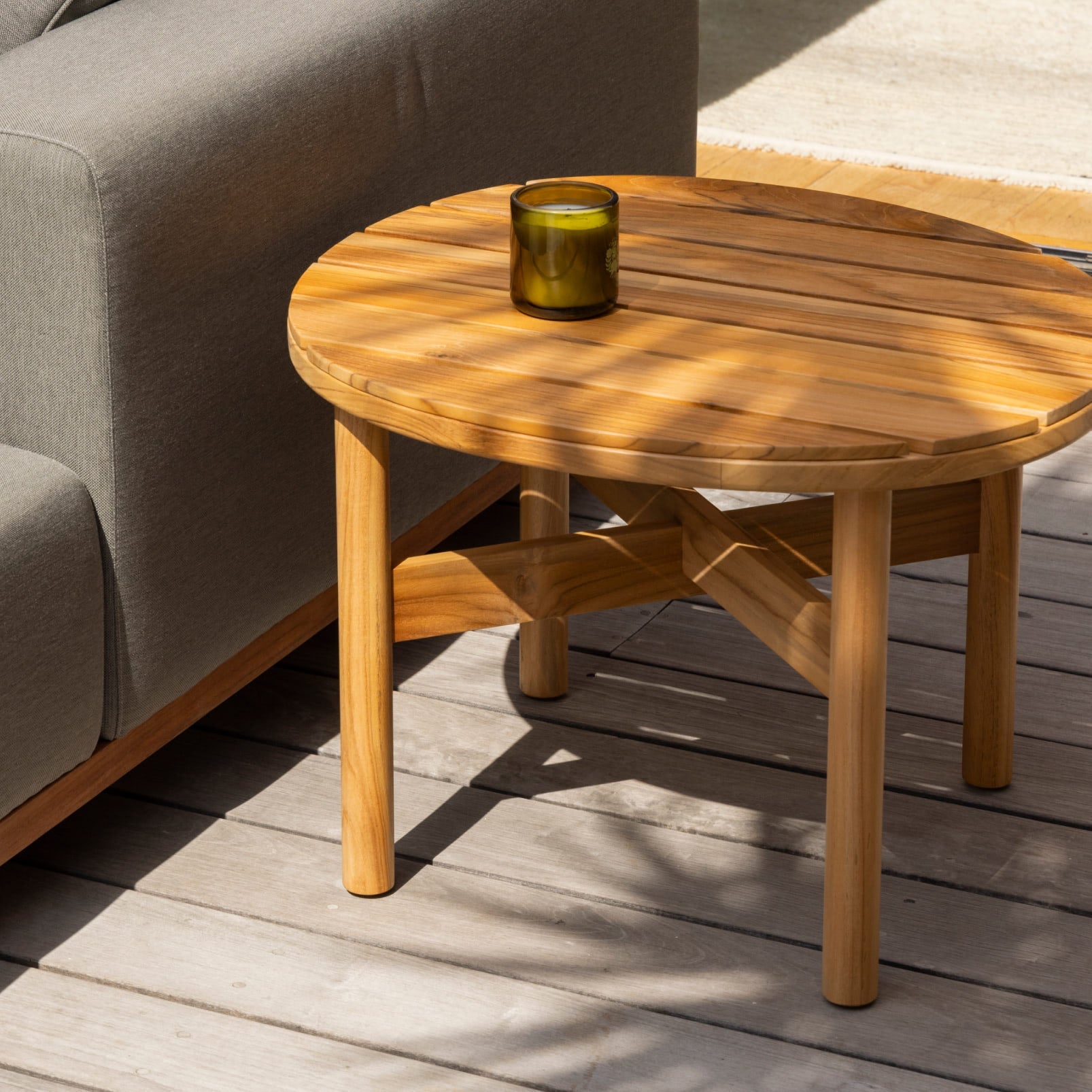 Table Talk Outdoor Coffee Table, Small, Teak